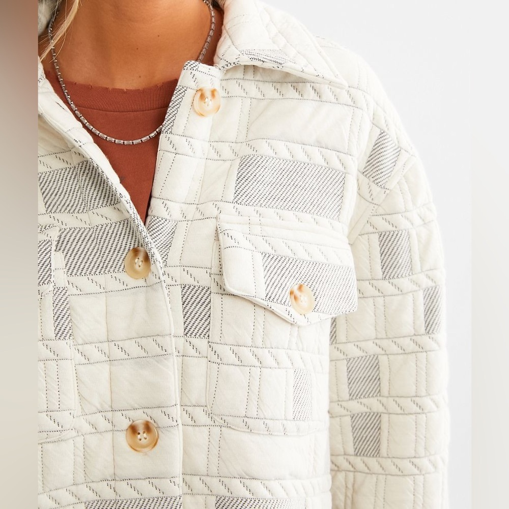 Buckle/BKE Women's Beige Textured Quilted Shacket/Jacket‎ Button Down | NEW/NWOT - Picture 4 of 15